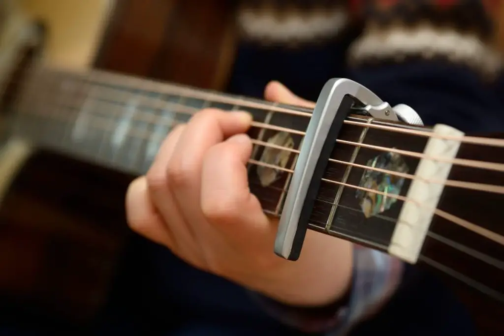 guitar capos do not always fit properly