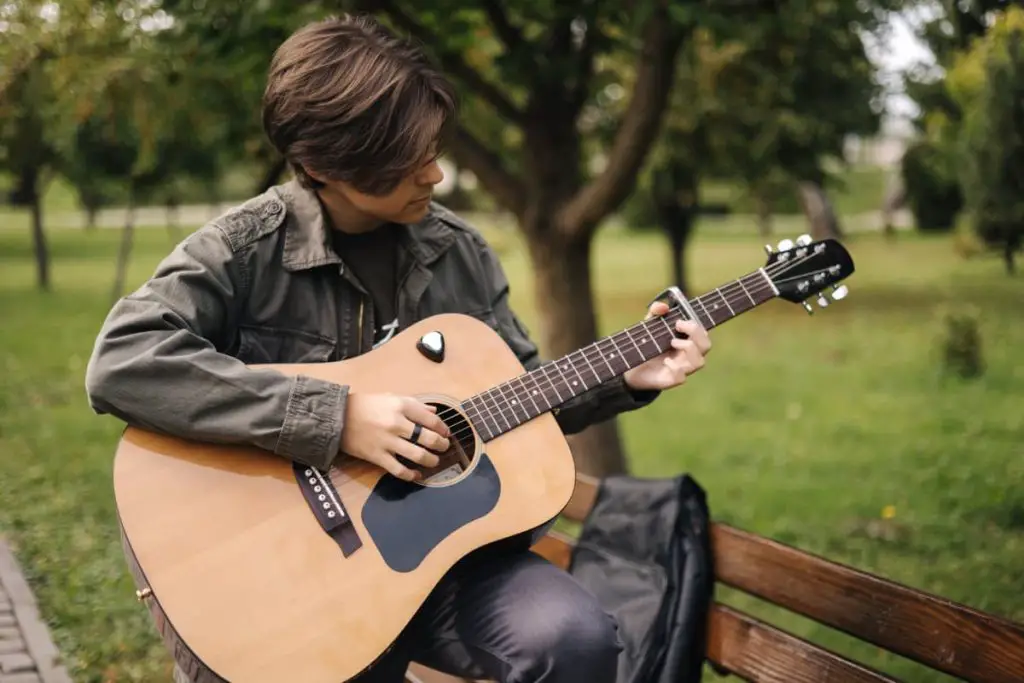 guitar capos make soloing difficult