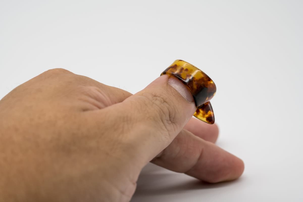 16 Ways To Make a Guitar Pick Less Slippery