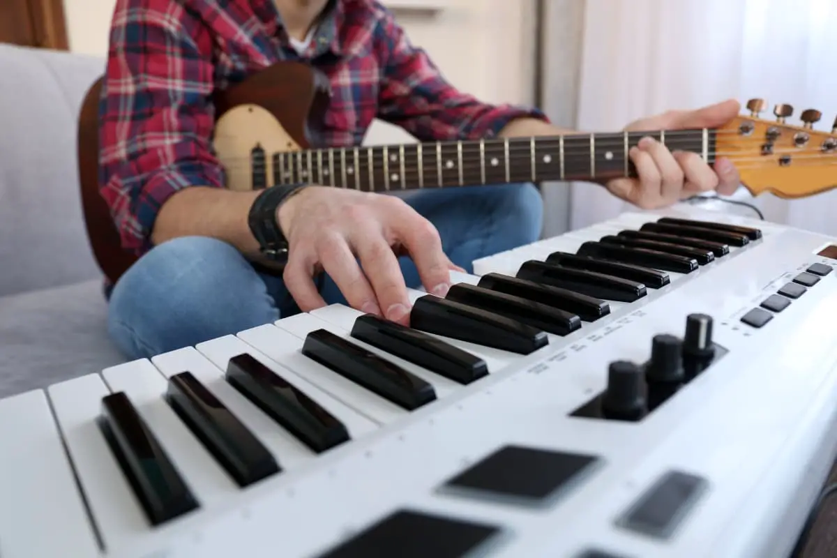 11 Tips for Playing Guitar and Piano Together