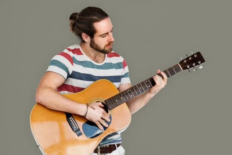 10 Definite Signs You’re an Intermediate Guitar Player