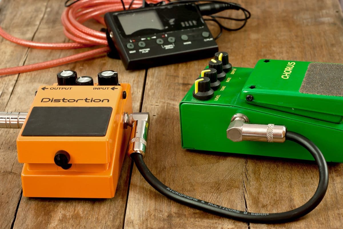 Best Guitar Pedals and Effects Pedals for acoustic and electric guitar