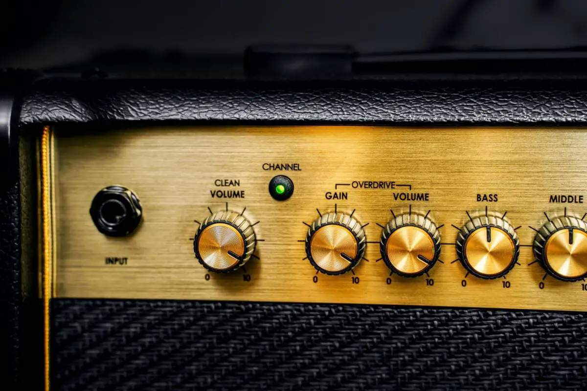 10 Reasons Why Guitar Amps Buzz (and Easy Fixes)