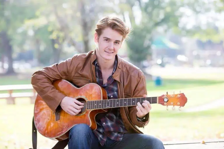 How To Play Guitar Without Looking (9 Training Methods) 6 How To Play Guitar Without Looking (9 Training Methods)