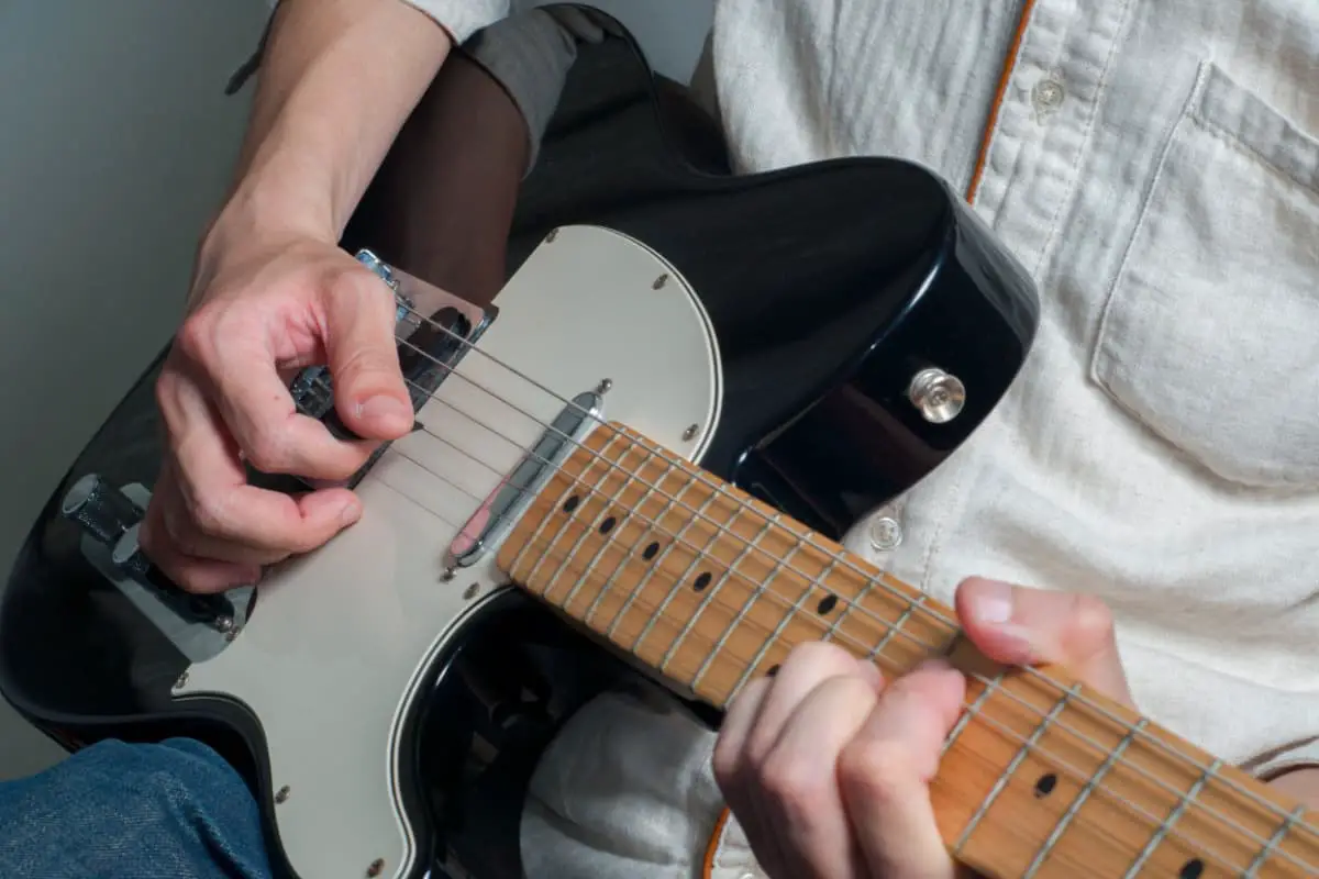 test an electric guitar without an amp
