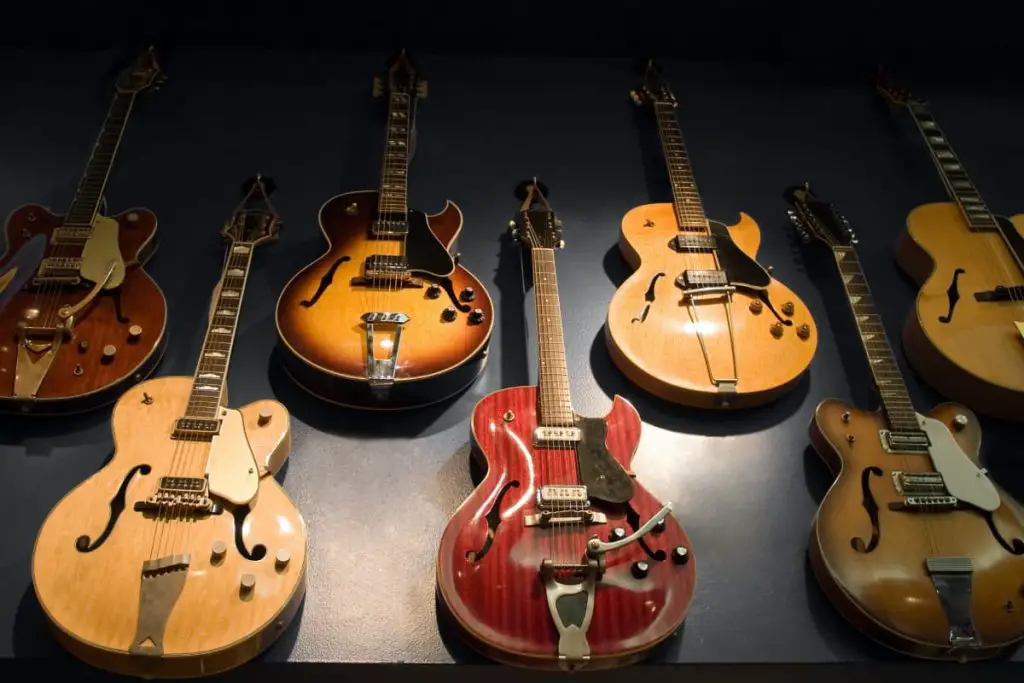 the evolution of the electric guitar shapes