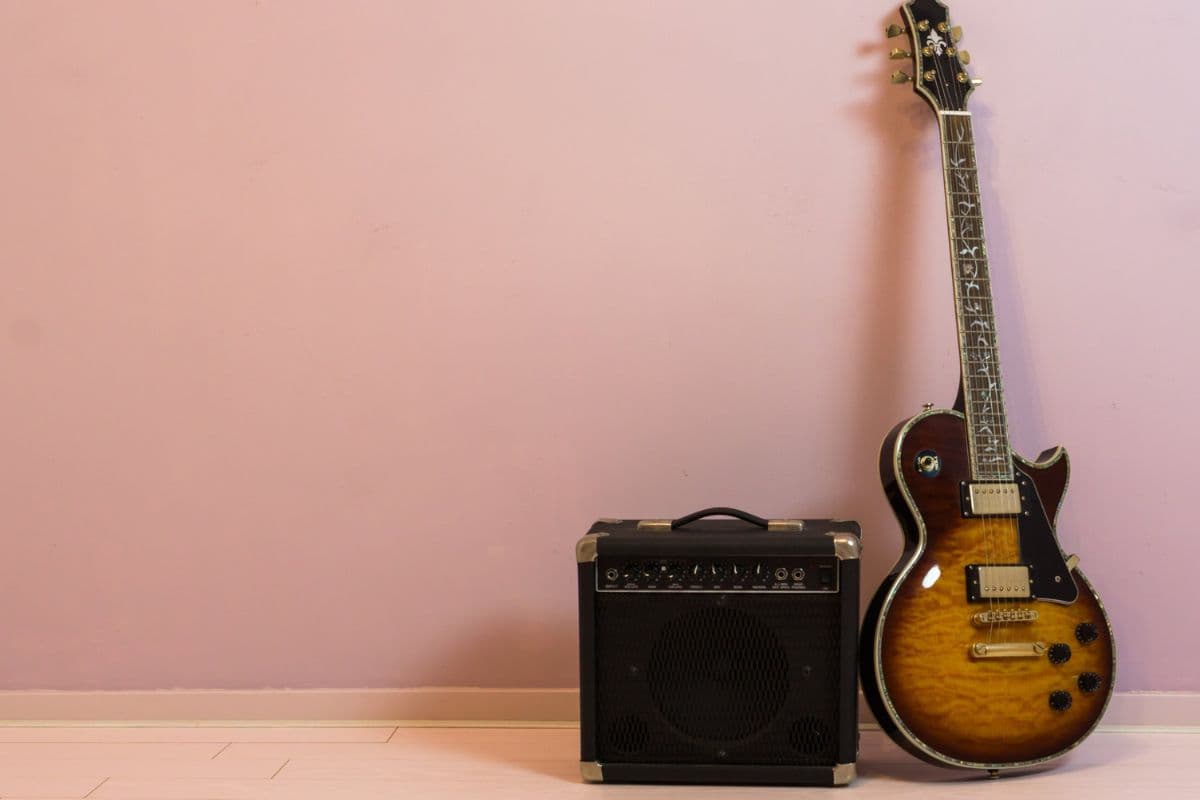 5 Reasons Why All Electric Guitars Sound Different