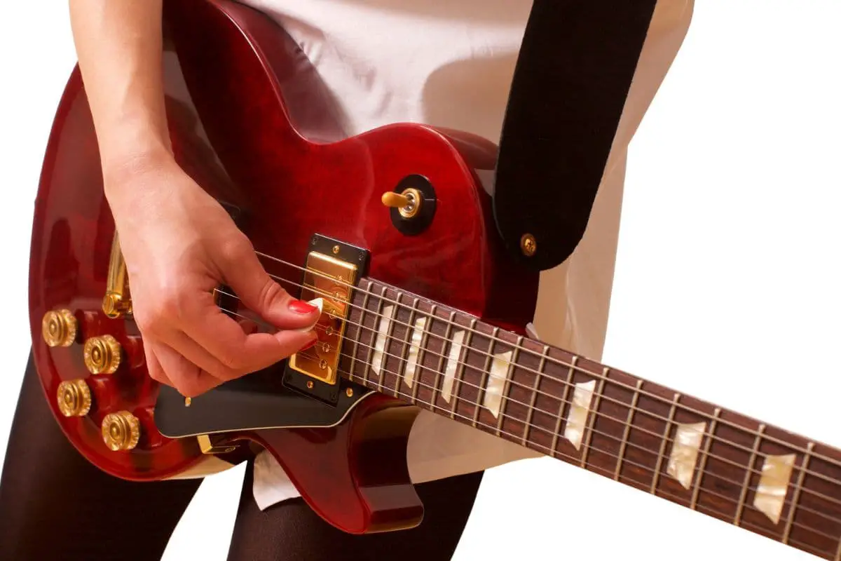 How To Make a Pick Scratch Sound on Guitar (5 Steps)