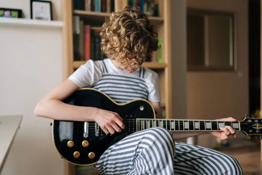 how to practice electric guitar in an apartment