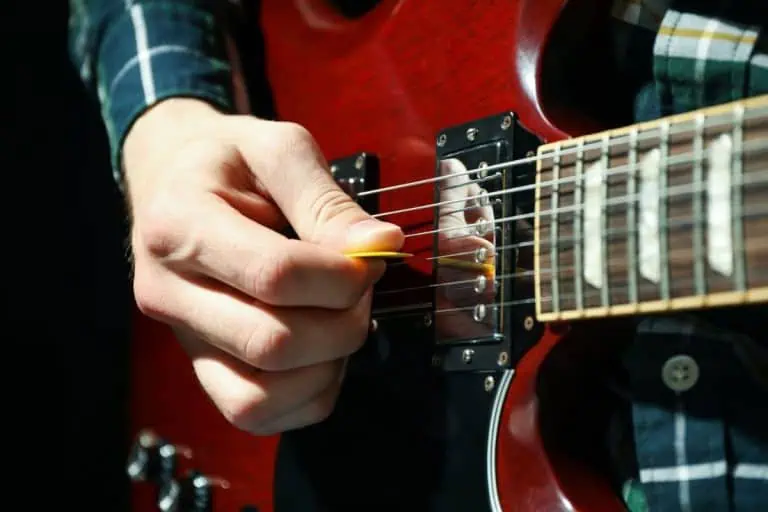 How To Make a Pick Scratch Sound on Guitar (5 Steps) 5 How To Make a Pick Scratch Sound on Guitar (5 Steps)