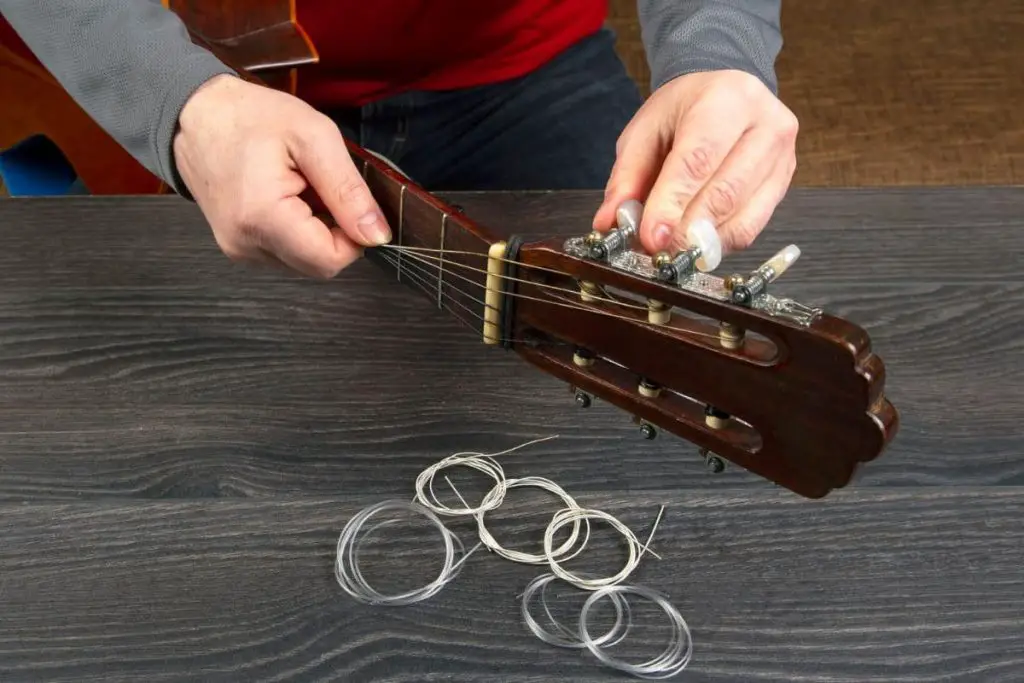 stretch new nylon guitar strings