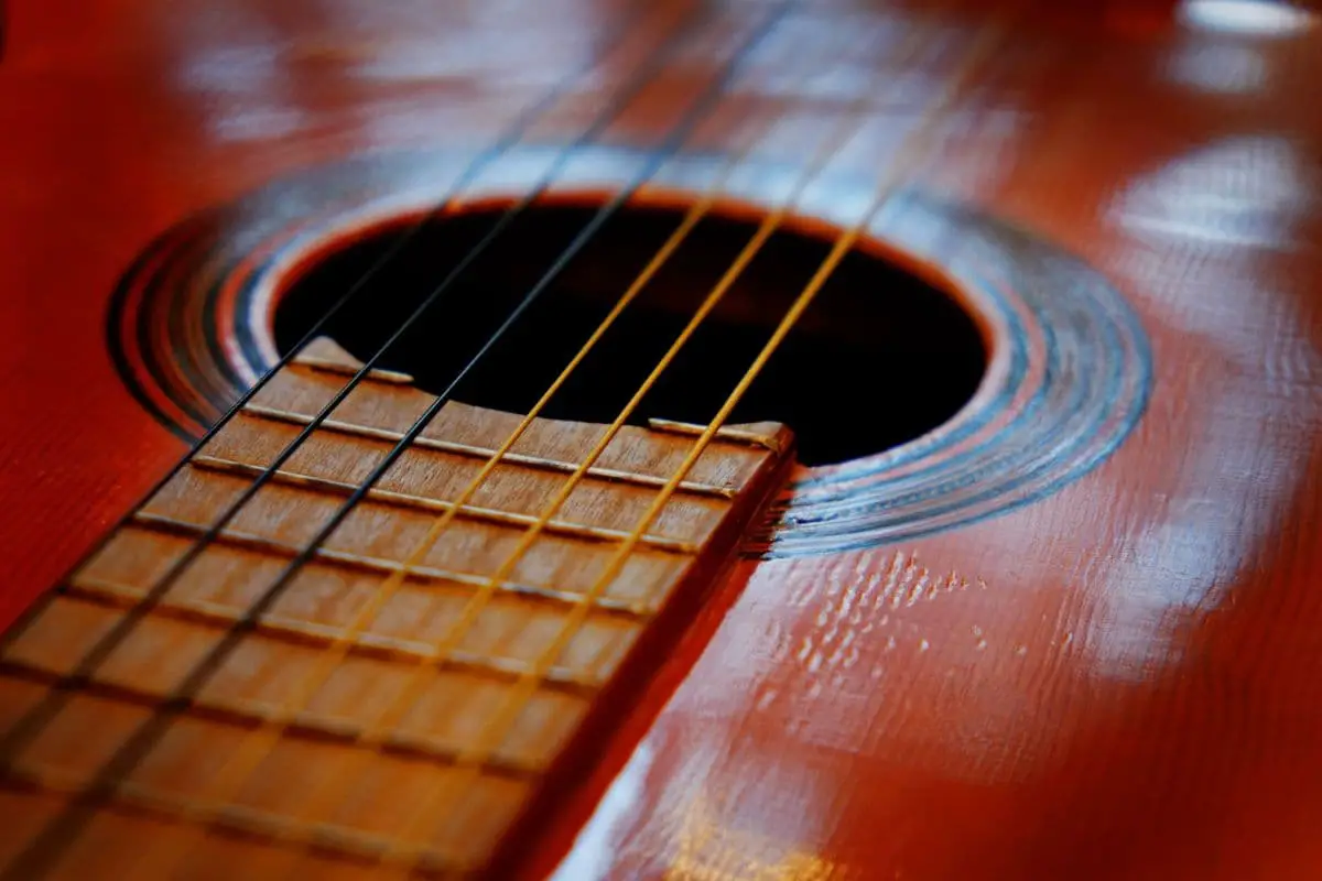 Why Do Guitar Strings Have Different Thicknesses?