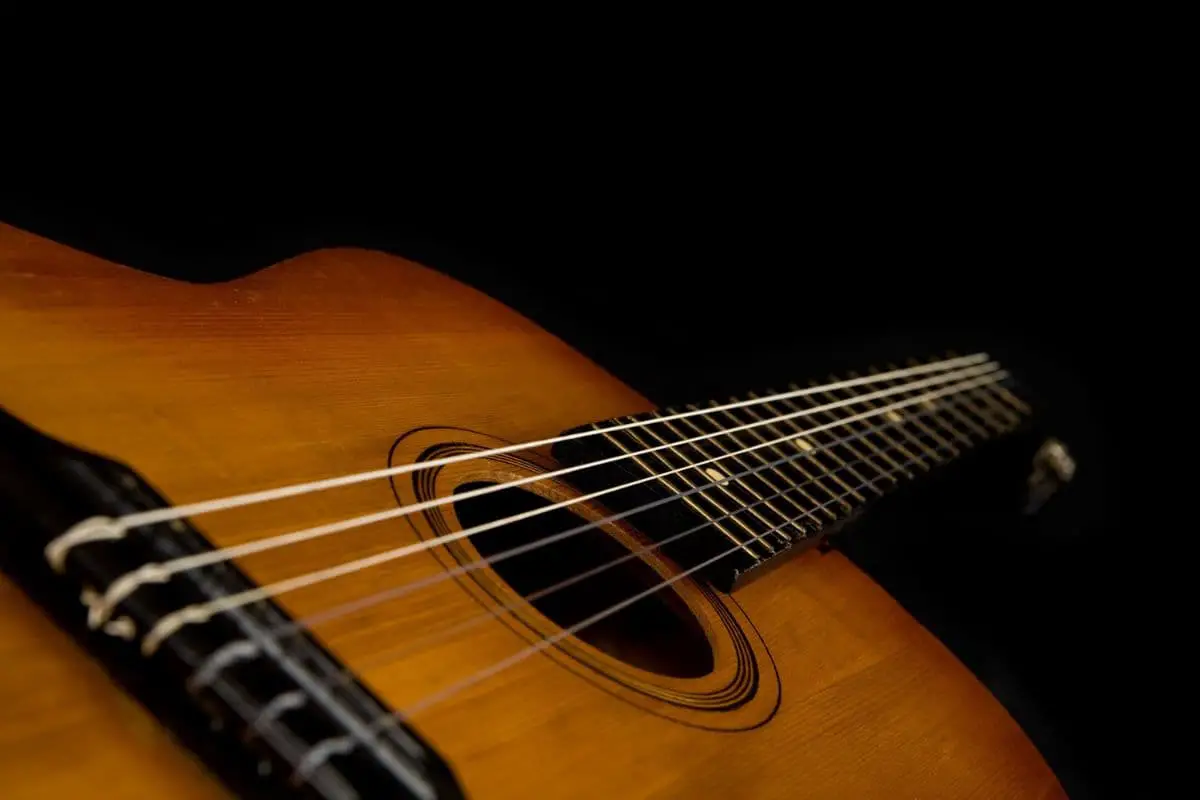 Why Do Guitar Strings Have Different Thicknesses?