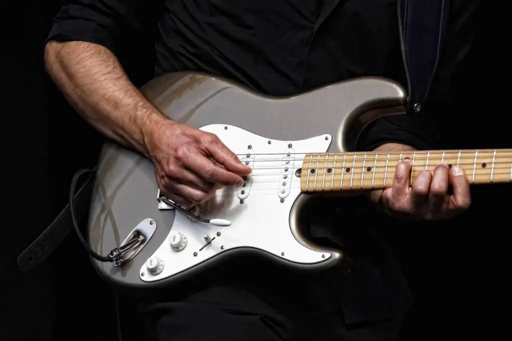 why all electric guitars sound different