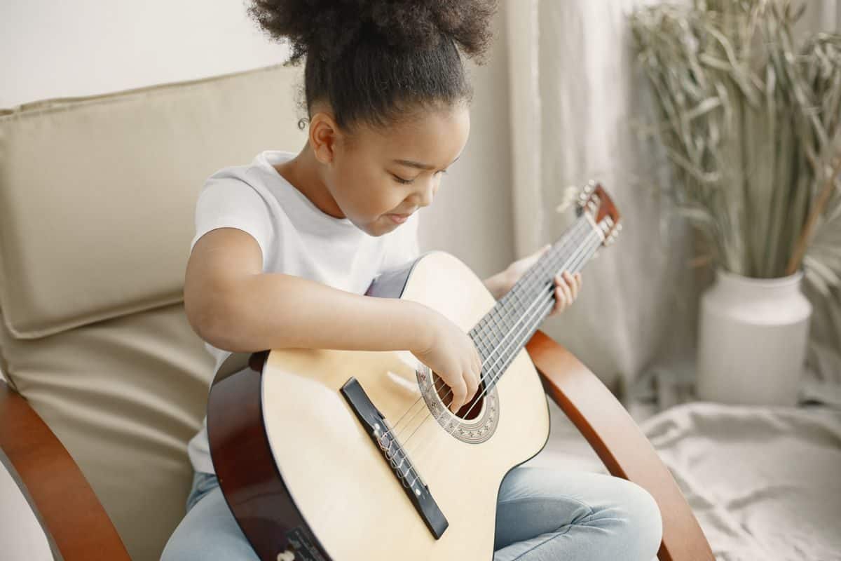 Best Guitar for Small Hands 2026: 7 Easy Picks