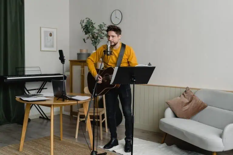 Home studio guitar recording with the best audio interface for guitar and laptop