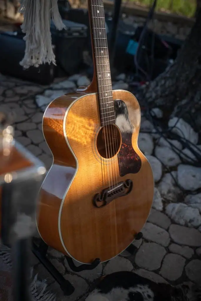 Worship Guitar Guide: Chords, Tone & Playing in a Worship Band 2026 1 How to choose an acoustic guitar - acoustic guitar in sunlight